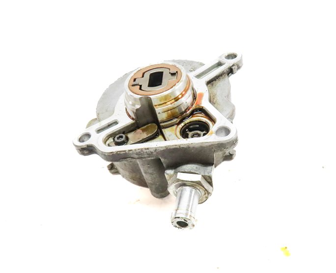 Thumbnail 2: 2012 PORSCHE CAYENNE (958) 3.6L VR6 ENGINE BRAKE VACUUM PUMP MODULE
