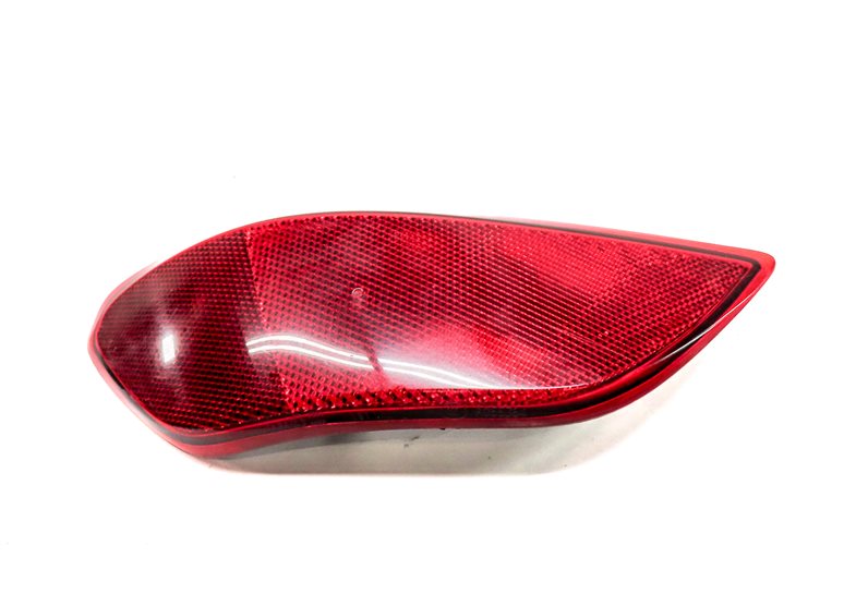 Thumbnail 2: 2012 PORSCHE CAYENNE (958) REAR RIGHT PASSENGER LOWER BUMPER REFLECTOR