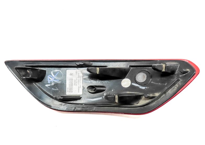 Thumbnail 5: 2012 PORSCHE CAYENNE (958) REAR RIGHT PASSENGER LOWER BUMPER REFLECTOR