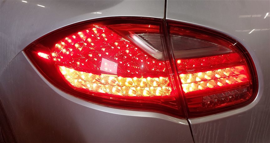 Thumbnail 2: 2011-2014 PORSCHE CAYENNE (958) LEFT DRIVER OUTER TAILLIGHT BRAKE LIGHT LAMP