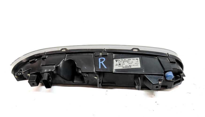Thumbnail 7: 2012 PORSCHE CAYENNE (958) FRONT RIGHT PASSENGER MARKER TURN LIGHT SIGNAL LAMP