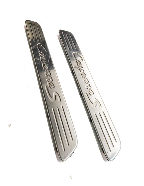 Thumbnail 3: 2011 PORSCHE CAYENNE (958) FRONT LEFT & RIGHT DOOR SILL SCUFF TRIM SET/2