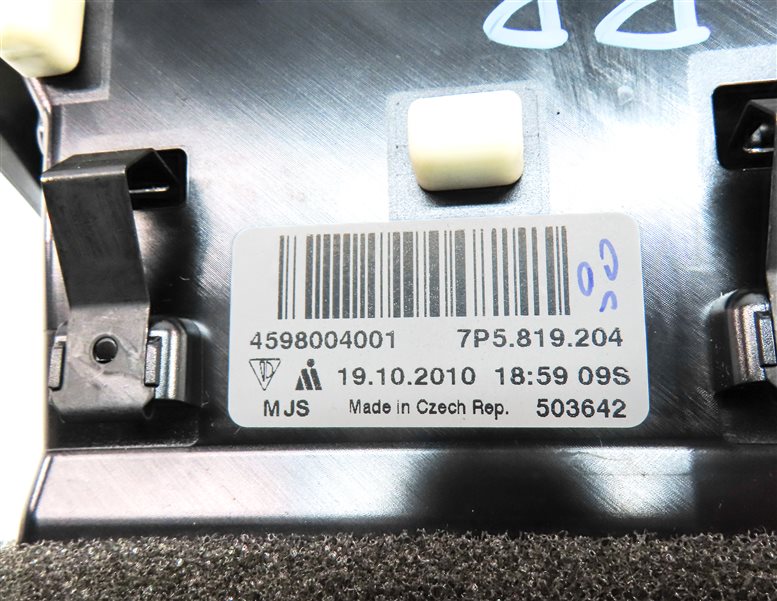 Thumbnail 6: 2011 PORSCHE CAYENNE (958) REAR RIGHT CENTER CONSOLE HEAT AIR AC HVAC VENT