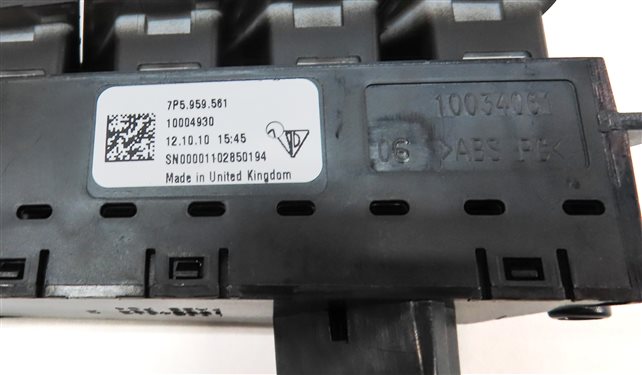 Thumbnail 6: 2011 PORSCHE CAYENNE (958) FRONT LEFT DRIVER MEMORY SEAT CONTROL SWITCH BUTTONS