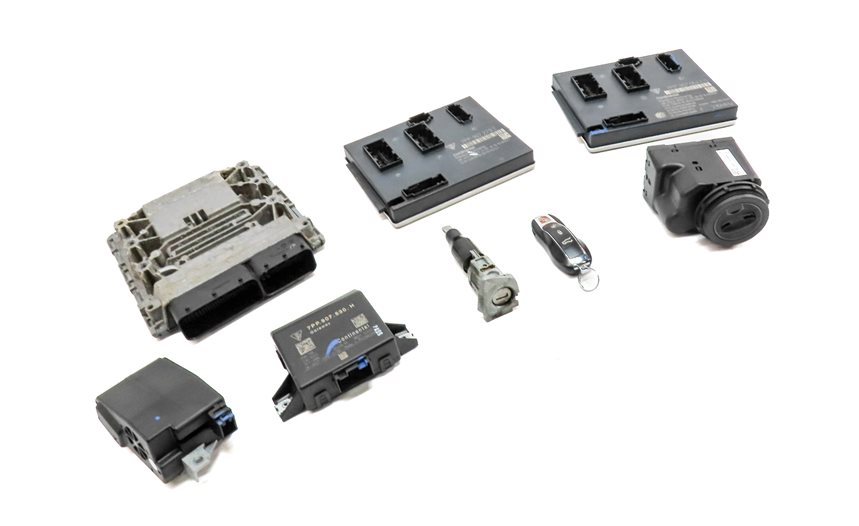 Thumbnail 3: 11-14 PORSCHE CAYENNE (958) 4.8L NON-TURBO ENGINE ECM IMMOBILIZER MODULE KEY SET