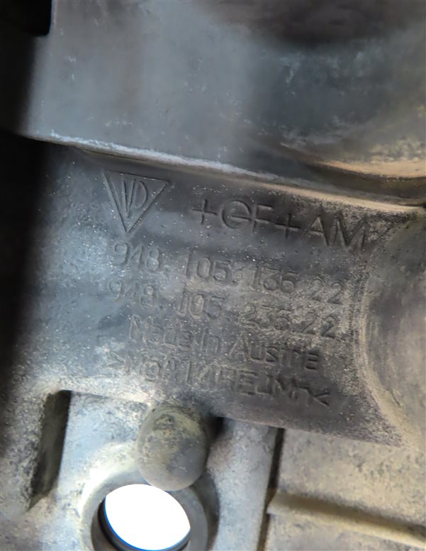 Thumbnail 7: 2010-2018 PORSCHE CAYENNE PANAMERA (958 970 G1) 4.8L V8 ENGINE LEFT VALVE COVER