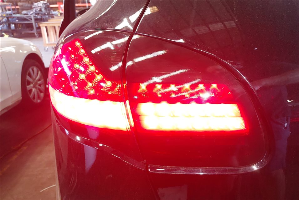 Thumbnail 4: 11-14 PORSCHE CAYENNE (958) REAR LEFT DRIVER TAILLIGHT BRAKE LIGHT LAMP (SMOKED)