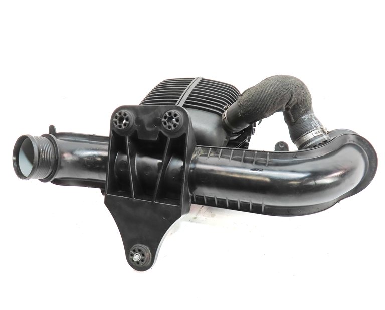 Thumbnail 5: 2014 AUDI A6 (C7 4G) 2.0L (CAED) ENGINE INTERCOOLER PRESSURE PIPE w/ DAMPER BOX