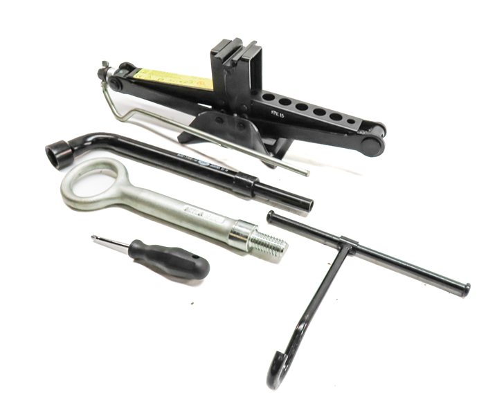2017 ROVER DISCOVERY SPORT L550 EMERGENCY ROADSIDE CAR LIFT JACK w/LUG WRENCH