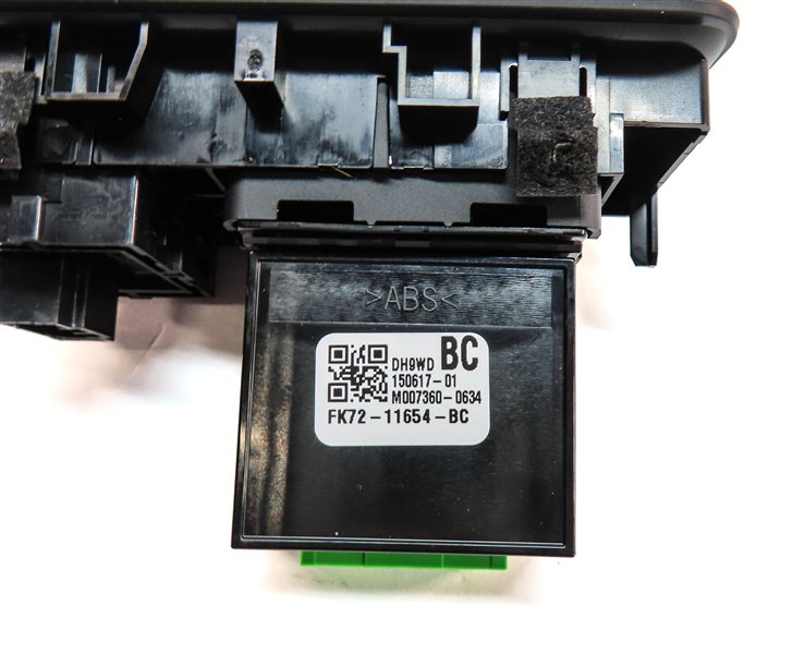 Thumbnail 6: 2016 ROVER DISCOVERY SPORT (L550) REAR TRUNK LIFTGATE HATCH LID RELEASE SWITCH
