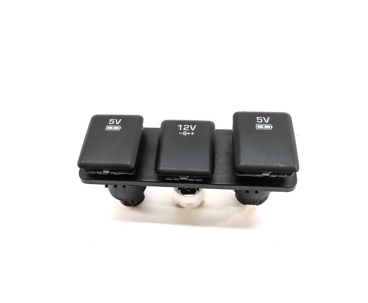 Thumbnail 2: 2016 LAND ROVER DISCOVERY SPORT (L550) 5V PHONE 12V POWER SUPPLY JACK PANEL