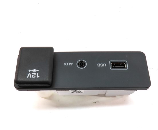 Thumbnail 3: 2016 LAND ROVER DISCOVERY SPORT (L550) AUX IN USB 12V POWER SUPPLY JACK PANEL