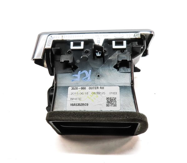 Thumbnail 4: 2016 ROVER DISCOVERY SPORT (L550) FRONT RIGHT PASSENGER DASH HEAT AIR AC VENT
