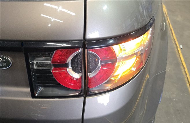 Thumbnail 2: 15-19 LAND ROVER DISCOVERY SPORT L550 REAR RIGHT INNER TAILLIGHT TAIL LAMP (SE)