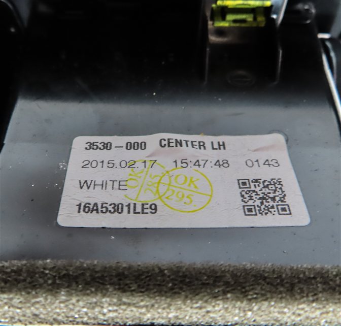 Thumbnail 9: 2016 LAND ROVER DISCOVERY SPORT (L550) FRONT CENTER DASH HEAT AIR AC VENT w/TRIM