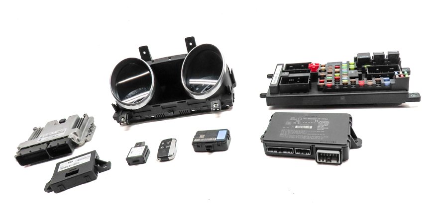 Thumbnail 3: 16 DISCOVERY SPORT L550 2.0L SPEEDOMETER BODY ECM ECU ENGINE MODULE & KEY SET