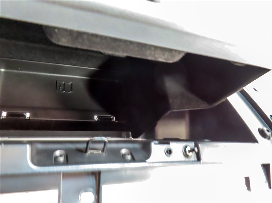 Thumbnail 8: 2015-2016 LAND ROVER DISCOVERY SPORT (L550) RIGHT GLOVE BOX ASSEMBLY (Black)