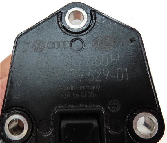 Thumbnail 5: 2011 AUDI A4 (B8 8K) 2.0L (CAEB) ENGINE MOTOR OIL FLUID LEVEL SENSOR MODULE
