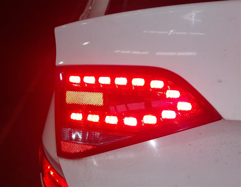 Thumbnail 2: 10-12 AUDI A4 S4 (B8 8K) REAR LEFT DRIVER INNER TRUNK TAILLIGHT LIGHT LAMP LED