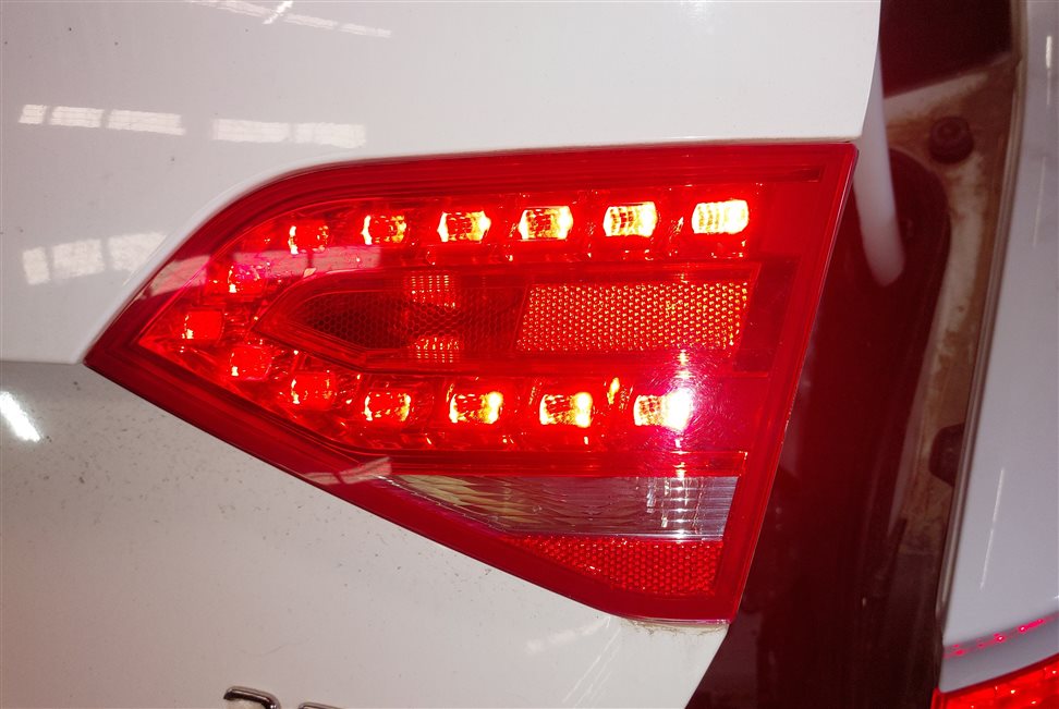 Thumbnail 2: 10-12 AUDI A4 S4 B8 8K REAR RIGHT PASSENGER INNER TRUNK TAILLIGHT LIGHT LAMP LED
