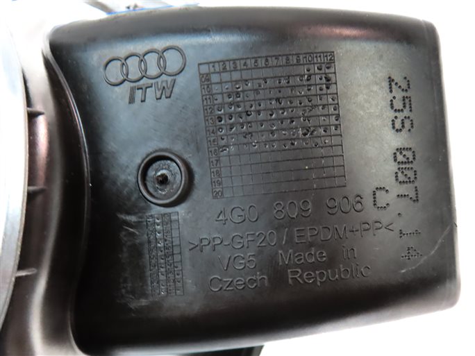 Thumbnail 8: 2012-2018 AUDI A6 S6 (C7) FUEL TANK DOOR LID COVER TRIM w/ HOUSING (Blue)