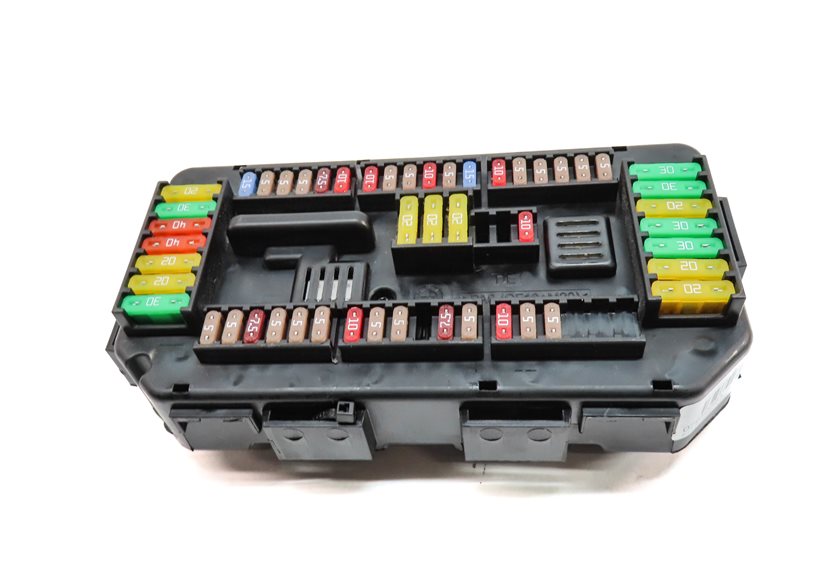 Thumbnail 3: 2018 BMW X5 (F15) 3.0L (N55) ENGINE FRONT POWER DISTRIBUTION FUSE RELAY BOX