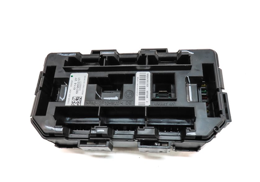 Thumbnail 5: 2018 BMW X5 (F15) 3.0L (N55) ENGINE FRONT POWER DISTRIBUTION FUSE RELAY BOX