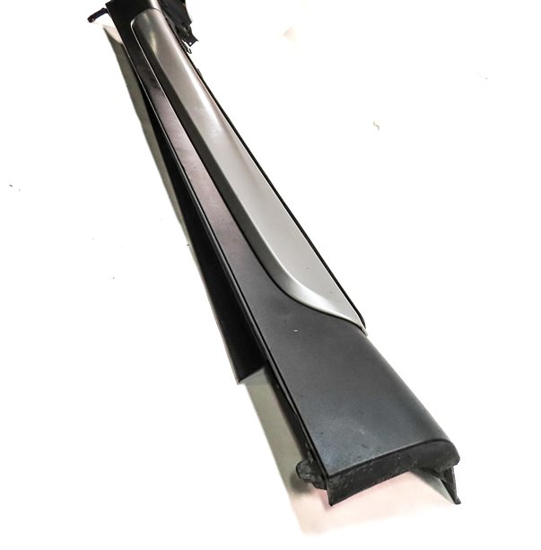 Thumbnail 3: 2018 BMW X5 (F15) LEFT DRIVER ROCKER PANEL TRIM MOULDING (BLACK/SILVER)