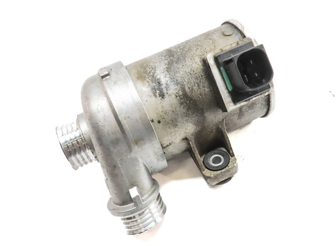 12-18 BMW 328i 428i 528i X3 X5 Z4 (F30 F31 F32 F10 E84 F15 F25) 2.0L WATER PUMP