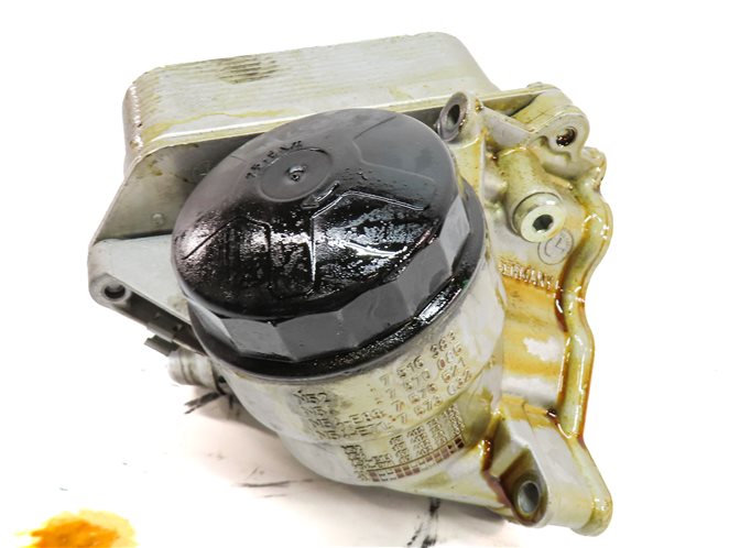 Thumbnail 2: 2015 BMW 535i (F10) 3.0T 3.0L N55 TURBO ENGINE MOTOR OIL COOLER FILTER HOUSING