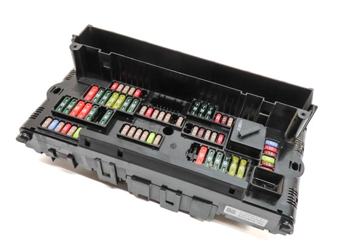 2012-2017 BMW 5 6 7 (F01 F06 F10) FRONT POWER DISTRIBUTION RELAY FUSE BOX
