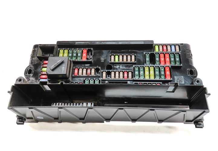 Thumbnail 3: 2012-2017 BMW 5 6 7 (F01 F06 F10) FRONT POWER DISTRIBUTION RELAY FUSE BOX