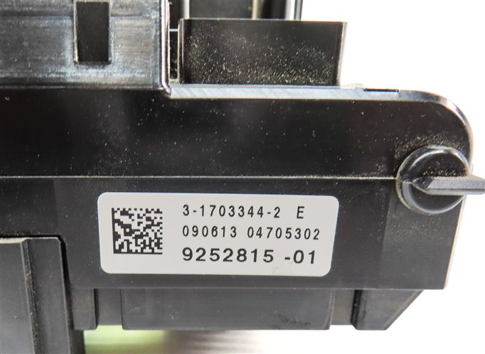 Thumbnail 5: 2012-2017 BMW 5 6 7 (F01 F06 F10) FRONT POWER DISTRIBUTION RELAY FUSE BOX
