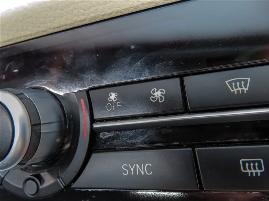 Thumbnail 8: 11-16 BMW 5 M5 SERIES (F10) HEATER A/C TEMPERATURE & RADIO CONTROL PANEL (BEIGE)