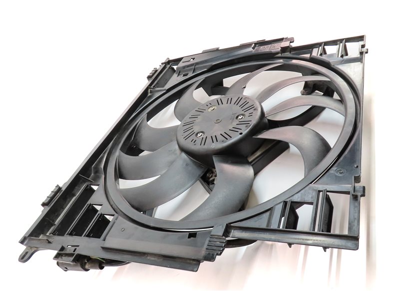 Thumbnail 5: 2012-2016 BMW 528i (F10) RADIATOR 600 WATT ELECTRIC COOLING FAN w/ SHROUD
