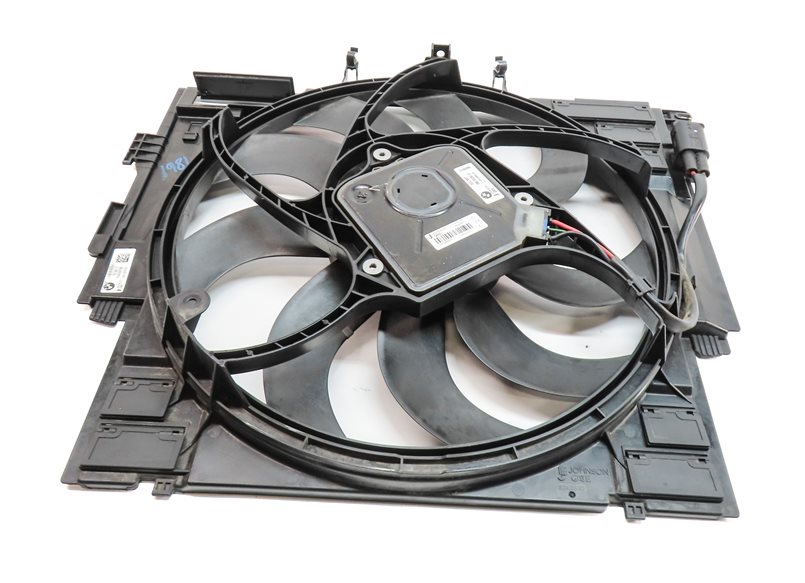 Thumbnail 7: 2012-2016 BMW 528i (F10) RADIATOR 600 WATT ELECTRIC COOLING FAN w/ SHROUD