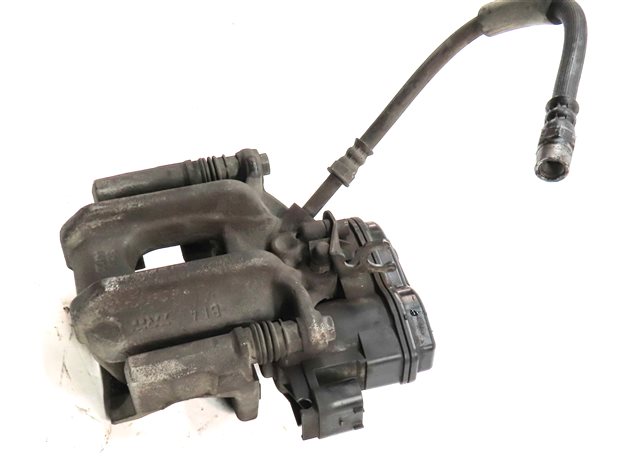 Thumbnail 3: 2011-2016 BMW 528i F10 REAR RIGHT PASSENGER BRAKE CALIPER CARRIER