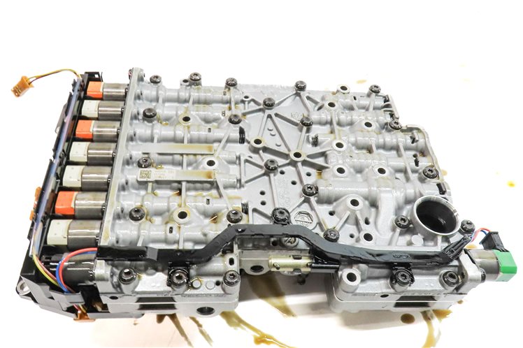 Thumbnail 8: 2014 BMW 328i 528i F30 F10 RWD 8HP45Z 8 SPEED AUTOMATIC TRANSMISSION VALVE BODY