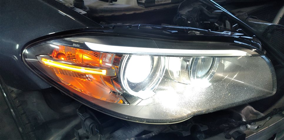 Thumbnail 2: 2014-2016 BMW 528i 535i 550i M5 (F10) RIGHT HID XENON ADAPTIVE HEADLIGHT LAMP