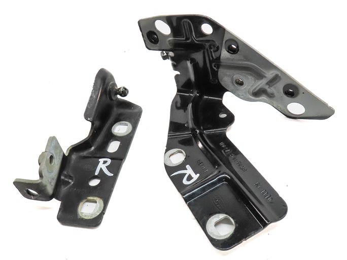 Thumbnail 2: 16 ROVER DISCOVERY SPORT (L550) FRONT RIGHT PASSENGER FENDER MOUNT BRACKET SET/2