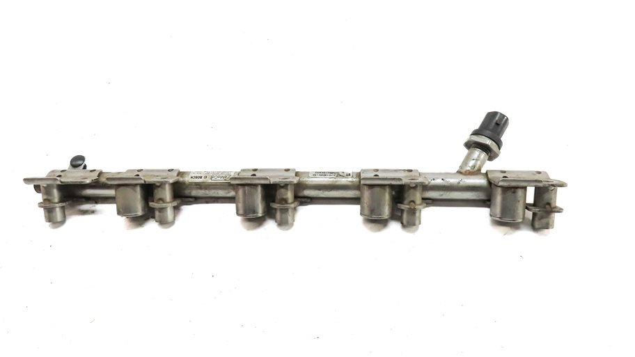 Thumbnail 4: 2016 LAND ROVER DISCOVERY SPORT (L550) 2.0L ENGINE FUEL INJECTOR RAIL