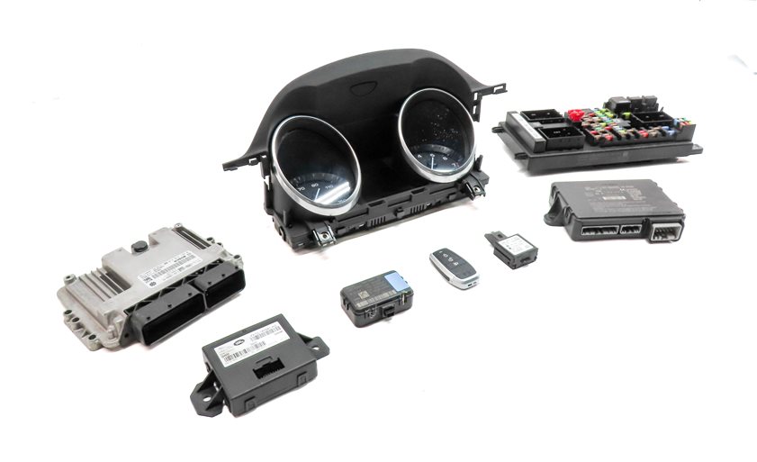 Thumbnail 4: 16 DISCOVERY SPORT L550 2.0L SPEEDOMETER BODY ECM ECU ENGINE MODULE & KEY SET