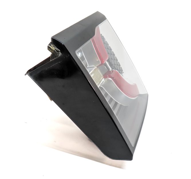 Thumbnail 4: 15-19 LAND ROVER DISCOVERY SPORT (L550) RIGHT REAR INNER TAILLIGHT LIGHT LAMP