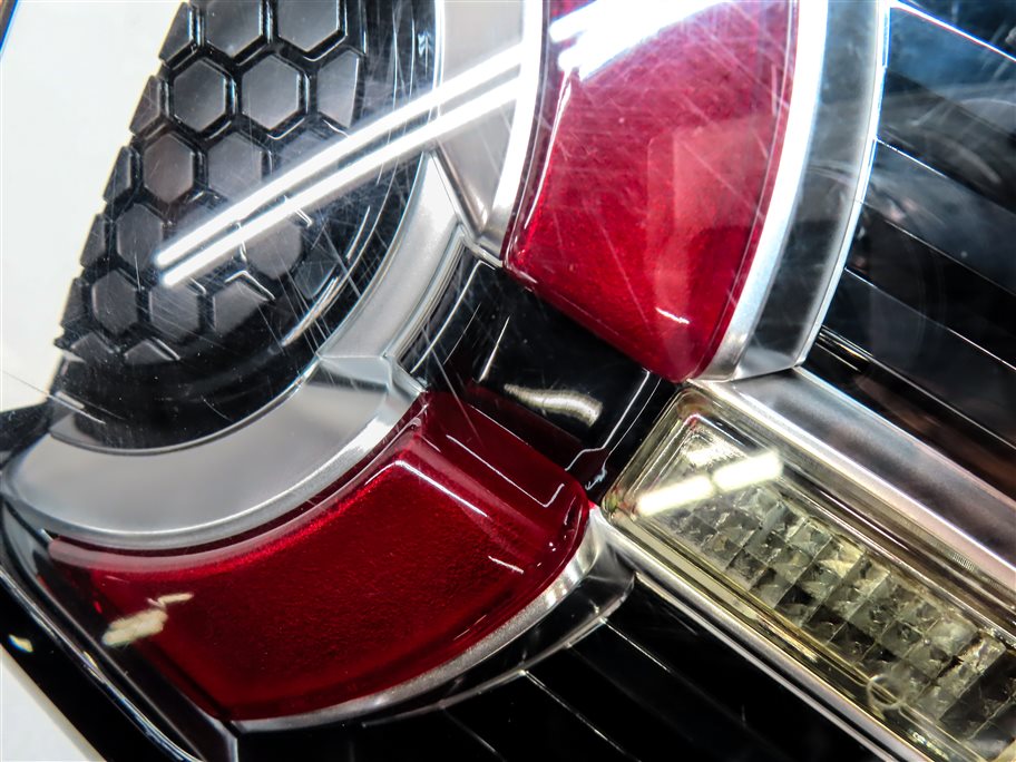 Thumbnail 8: 15-19 LAND ROVER DISCOVERY SPORT (L550) RIGHT REAR INNER TAILLIGHT LIGHT LAMP