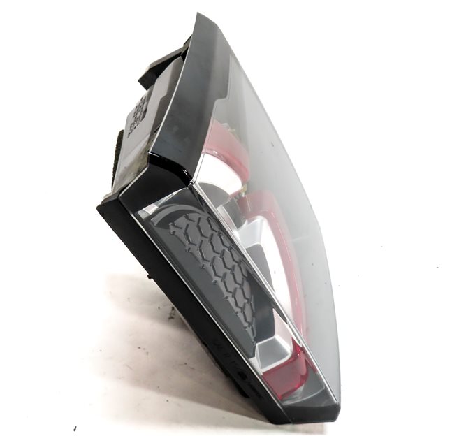 Thumbnail 4: 2015-2019 LAND ROVER DISCOVERY SPORT (L550) LEFT REAR INNER TAILLIGHT LIGHT LAMP