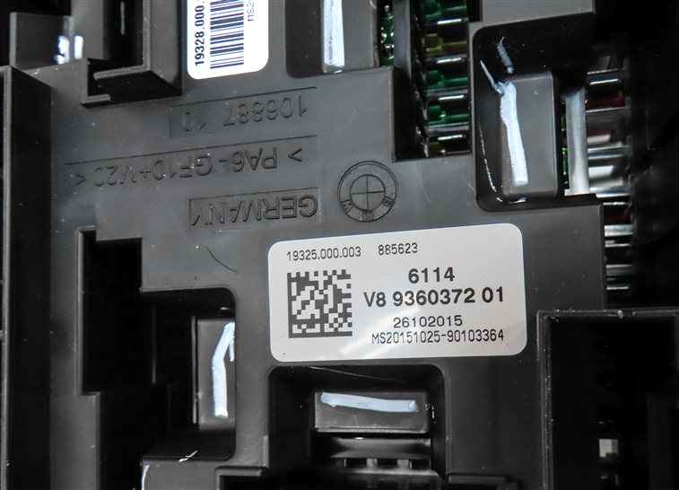 Thumbnail 5: 2016 BMW X5 (F15) 4.4L (N63) REAR FUSE RELAY MODULE BOX PANEL