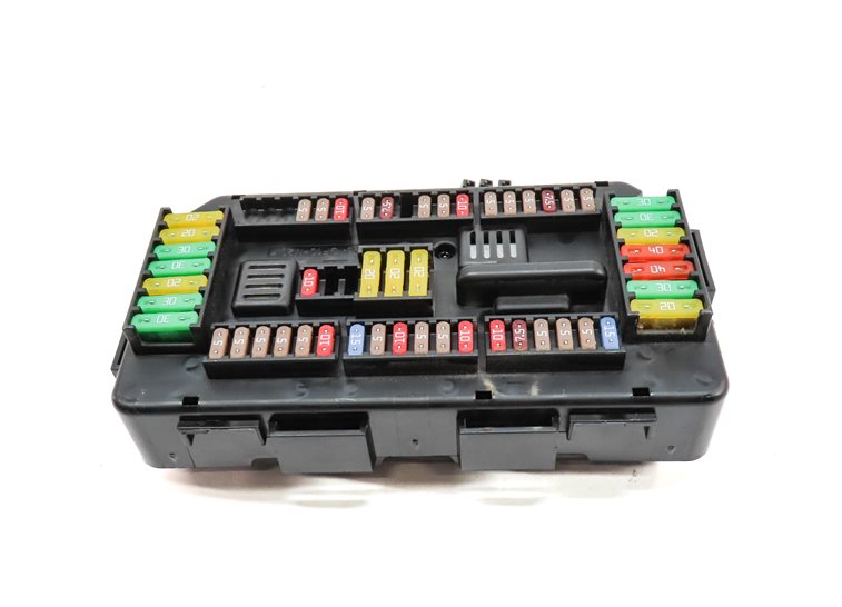 Thumbnail 3: 2016 BMW X5 (F15) 4.4L (N63) ENGINE FUSE RELAY MODULE BOX PANEL
