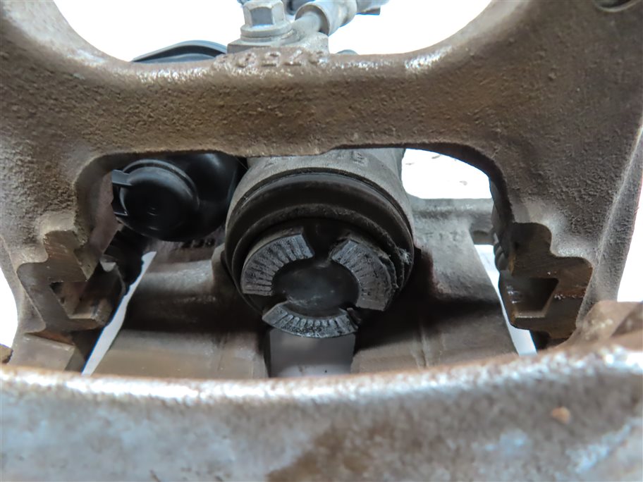 Thumbnail 7: 2017-2020 AUDI Q7 Q8 (4M) REAR LEFT DRIVER BRAKE CALIPER w/ LINES