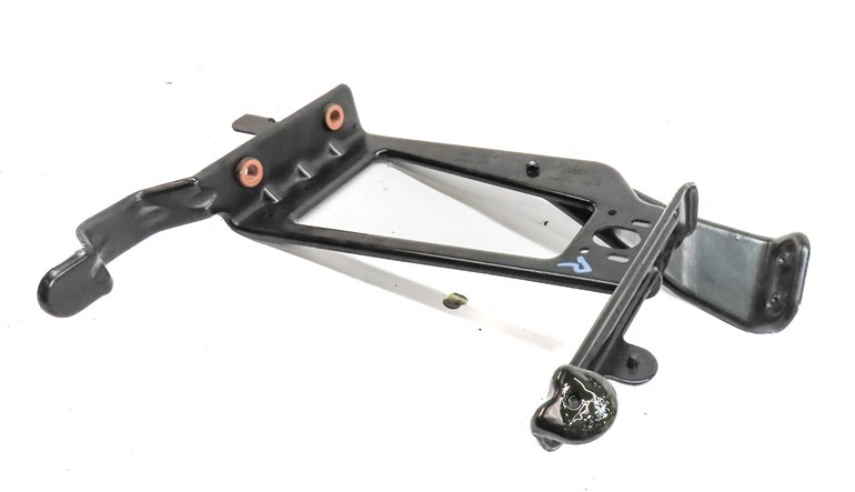 2017 AUDI Q7 (4M) FRONT RIGHT PASSENGER RADIATOR SUPPORT MOUNT BRACKET