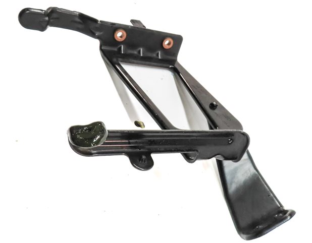 Thumbnail 3: 2017 AUDI Q7 (4M) FRONT RIGHT PASSENGER RADIATOR SUPPORT MOUNT BRACKET